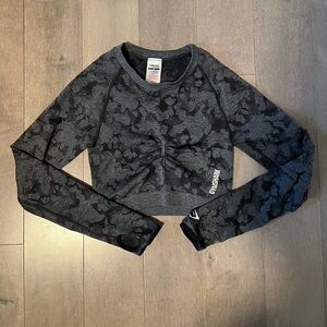 Gymshark adapt camo crop top